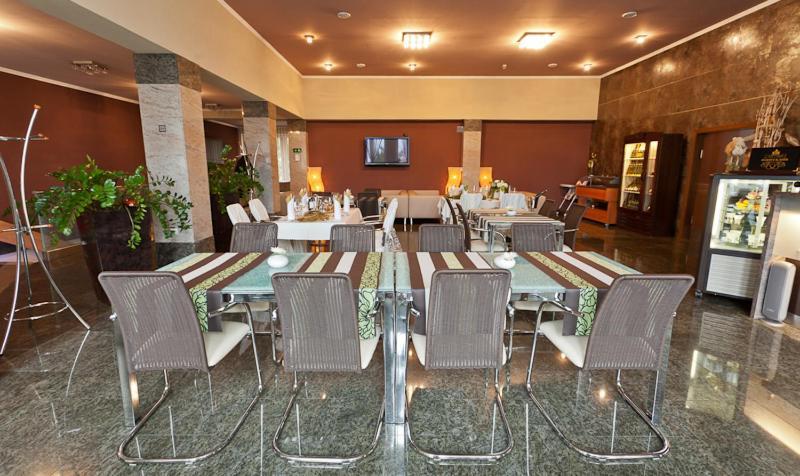 Hotel Relax Rajecke Teplice Ngoại thất bức ảnh