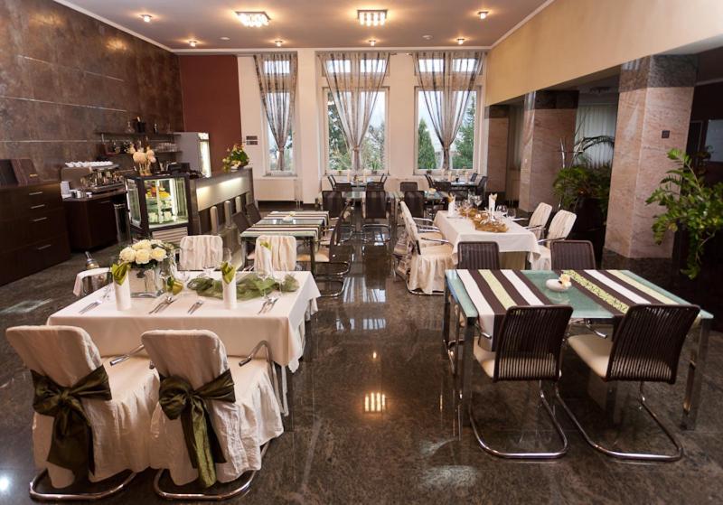 Hotel Relax Rajecke Teplice Ngoại thất bức ảnh